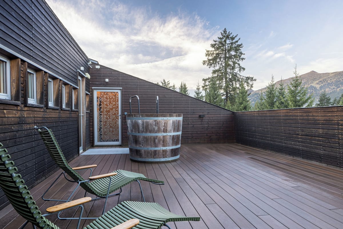 sauna, steam room, body treatments, hot stone massages