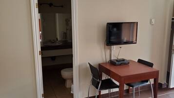 Bureau, Wi-Fi gratuit, draps fournis