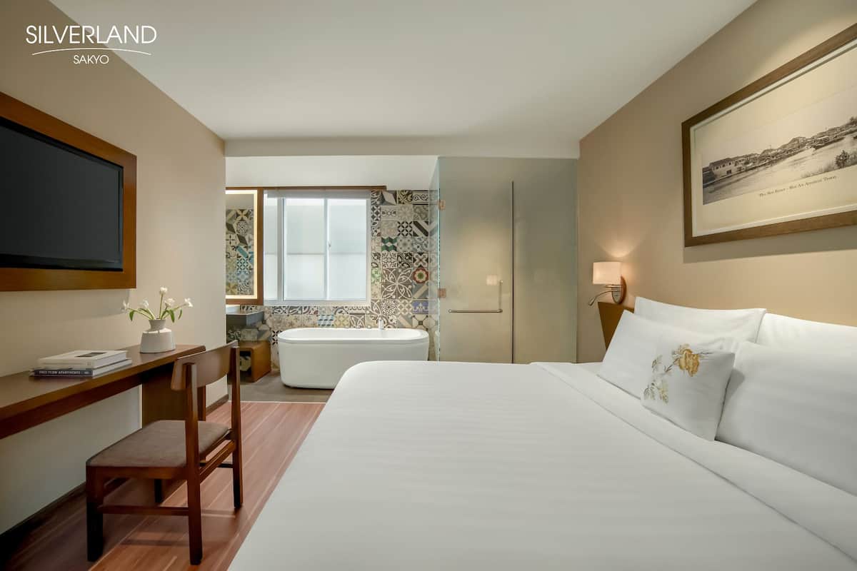 Kamar Premier | 1 kamar tidur, brankas, tirai kedap cahaya, dan Wi-Fi gratis