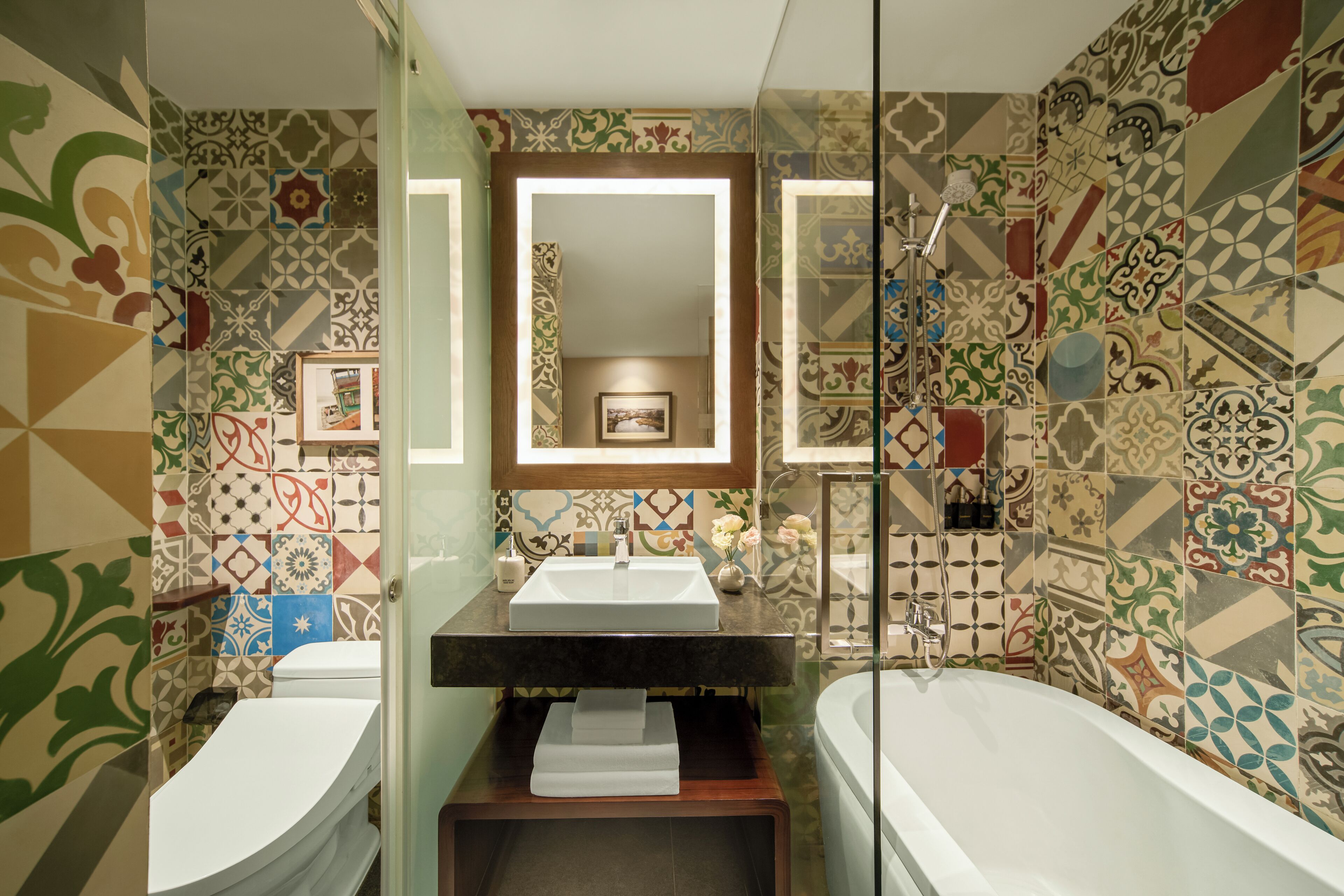 stillness studio double (no window) | bathroom | free toiletries, hair dryer, slippers, towels