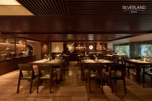 Breakfast, lunch, dinner served; Japanese cuisine 