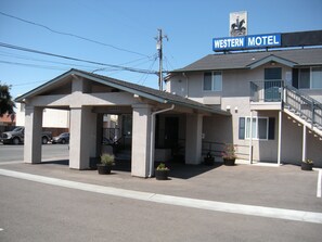 Lobby - Western Motel (Salinas)