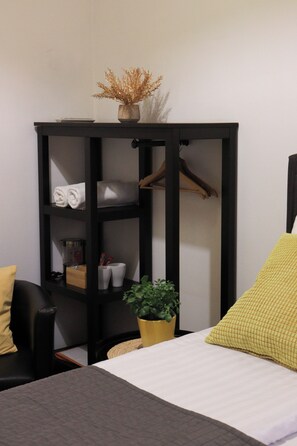 Premium bedding, desk, iron/ironing board, free WiFi -  Krakow Apartments & Rooms (Kraków)