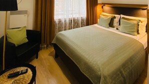Comfort Double Room, Courtyard (with private bathroom)