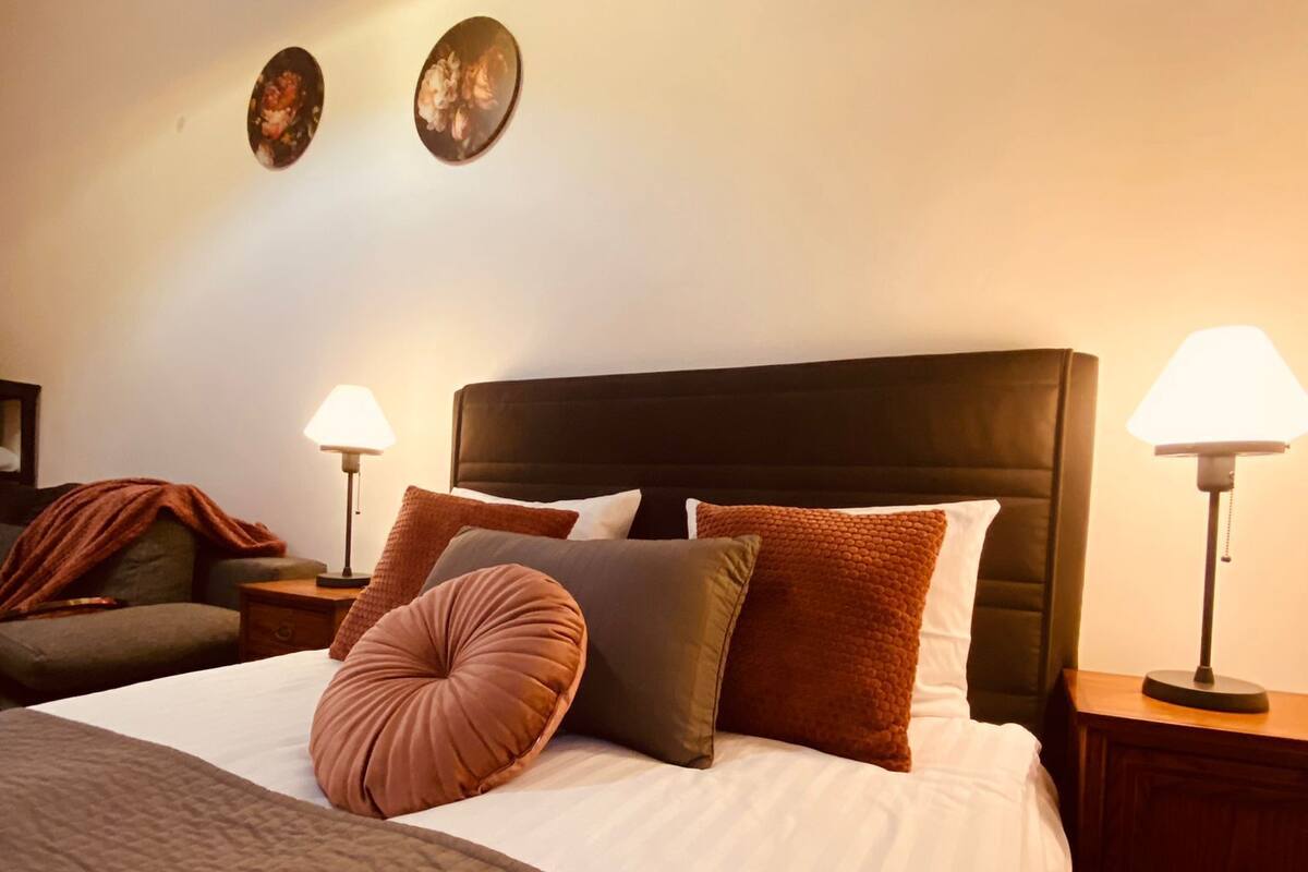 Standard Double Room, Courtyard Area | Premium bedding, desk, iron/ironing board (on request), WiFi (free)