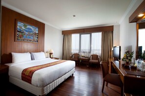 Ropa de cama de alta calidad, escritorio y wifi gratis 