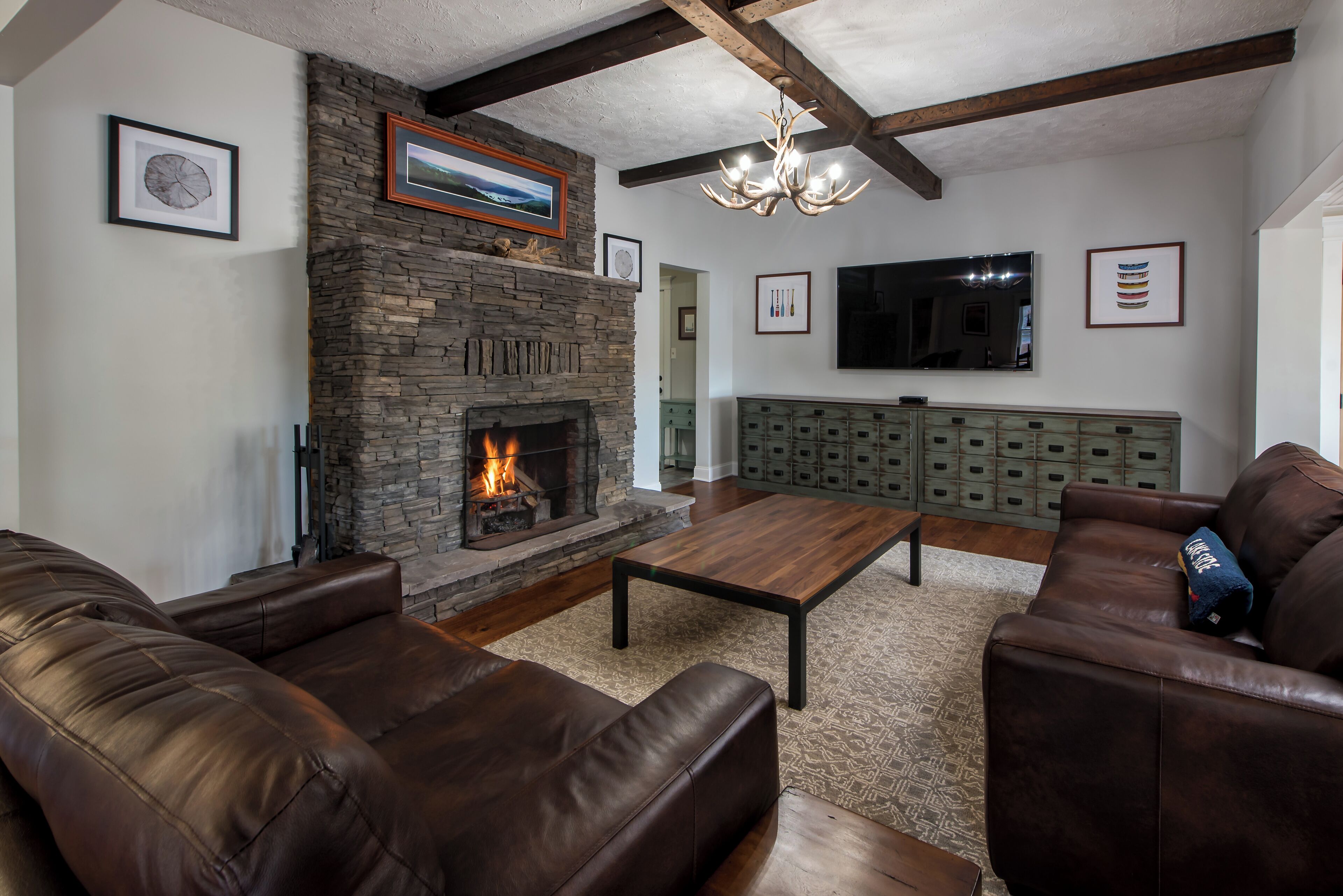 Beautiful Lakefront Home | Living area | 43-inch flat-screen TV with cable channels