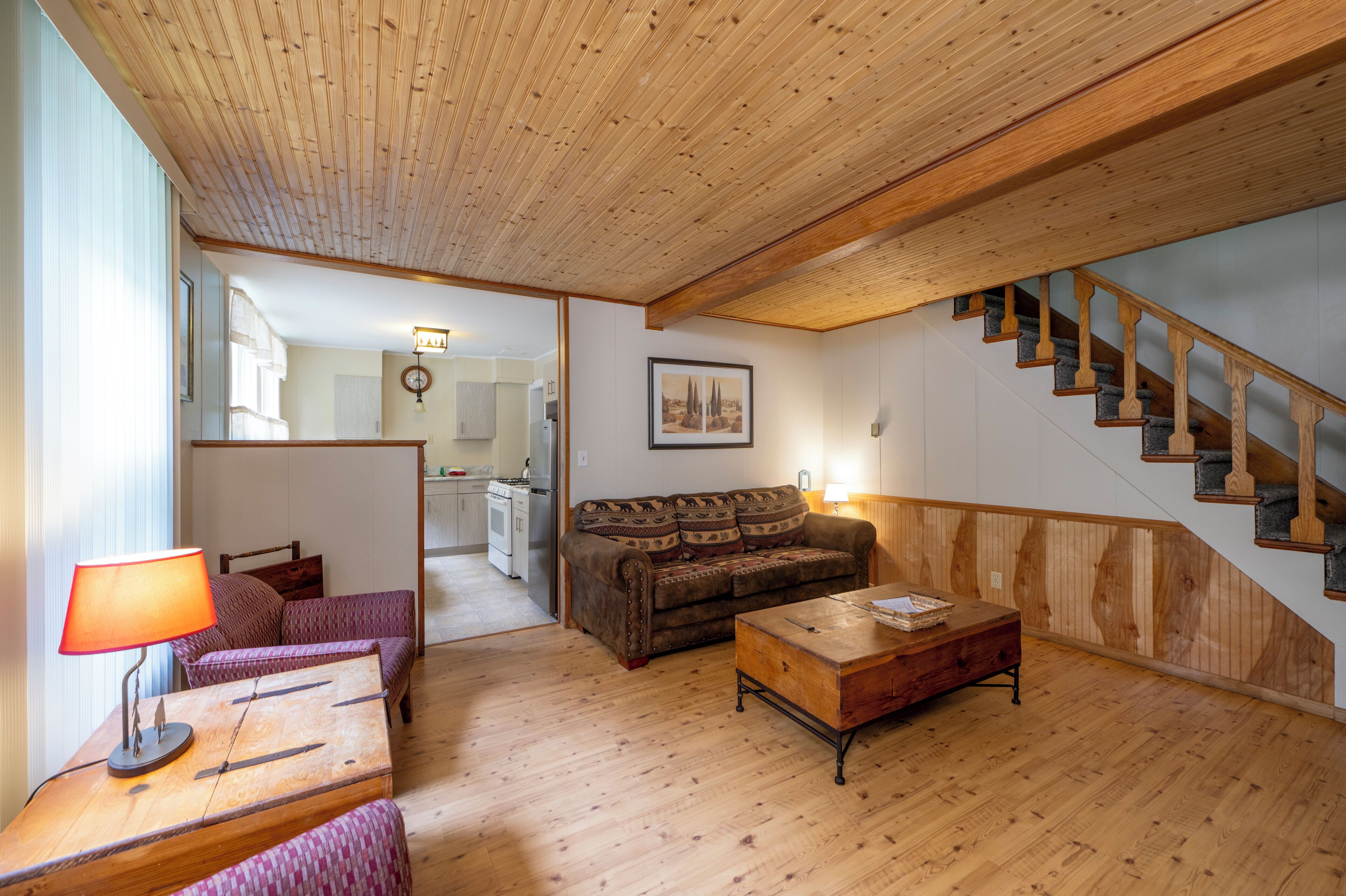 2 bedroom duplex apartment, kitchen | living area | 43-inch flat-screen tv with cable channels