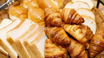 Daily buffet breakfast for a fee