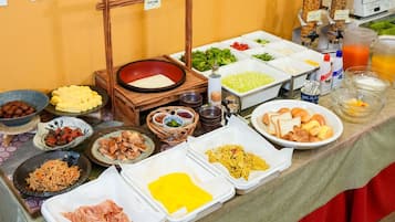 Bữa sáng buffet hàng ngày với phụ phí nhỏ
