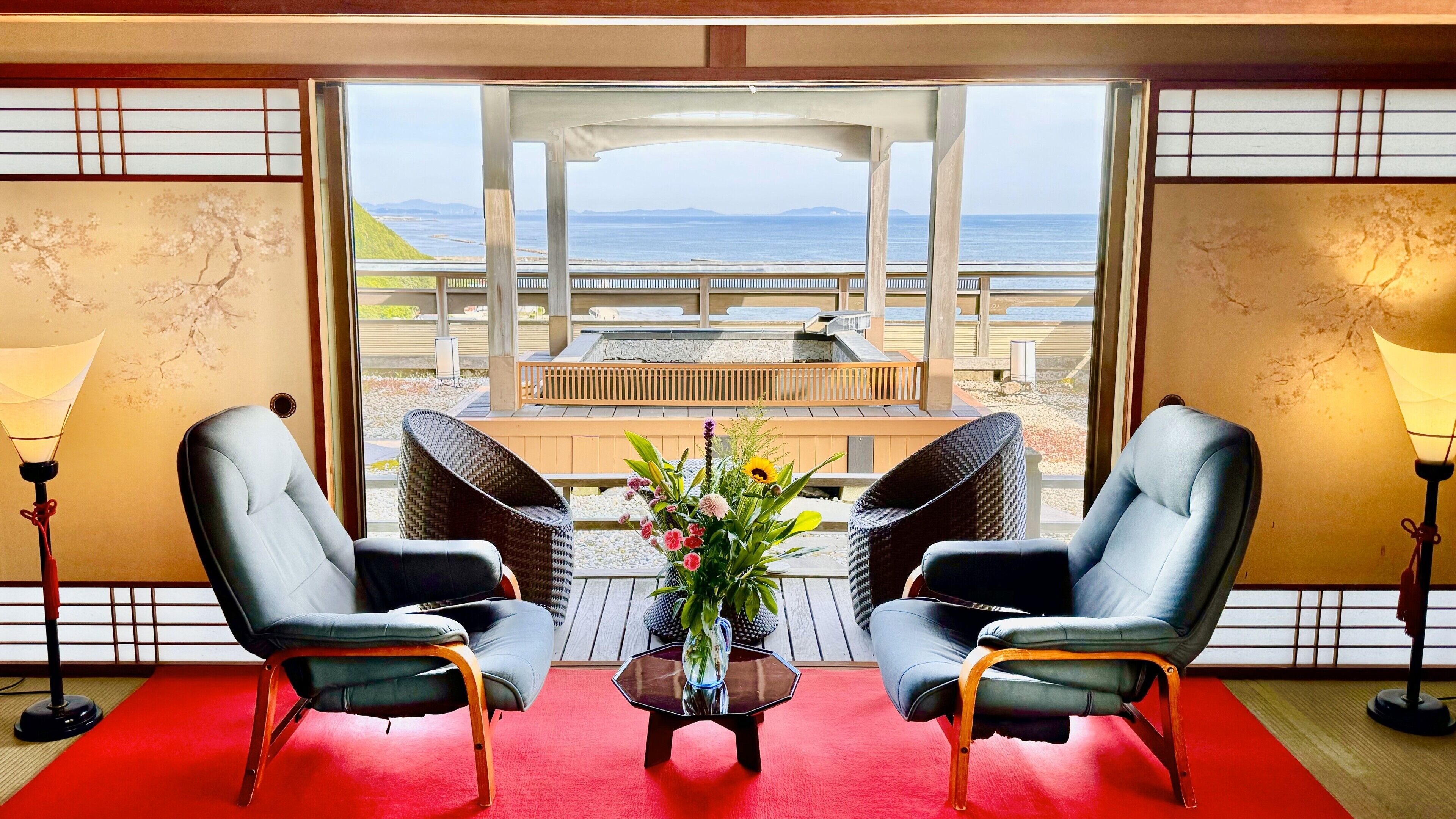 Superior kamer, privébadkamer, uitzicht op oceaan | Luxe beddengoed, een kluis op de kamer, een bureau, gratis wifi