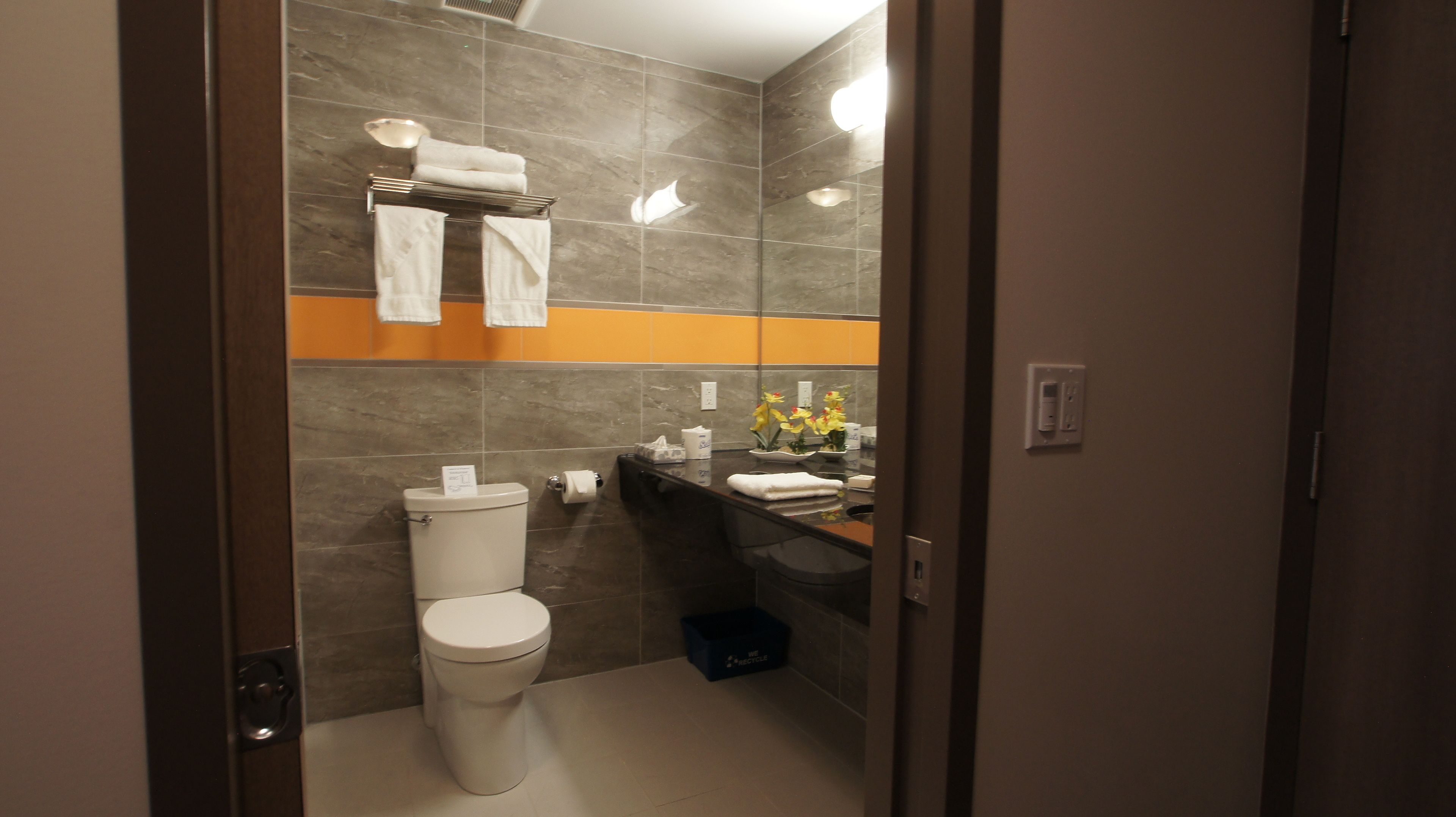 king bed jacuzzi executive suite | bathroom | designer toiletries, hair dryer, bathrobes, towels