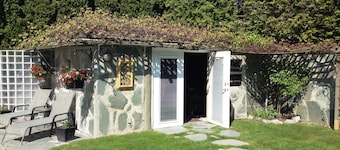 The Stone Hedge B&B