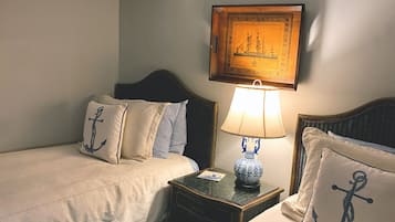 3 bedrooms, premium bedding, blackout curtains, soundproofing