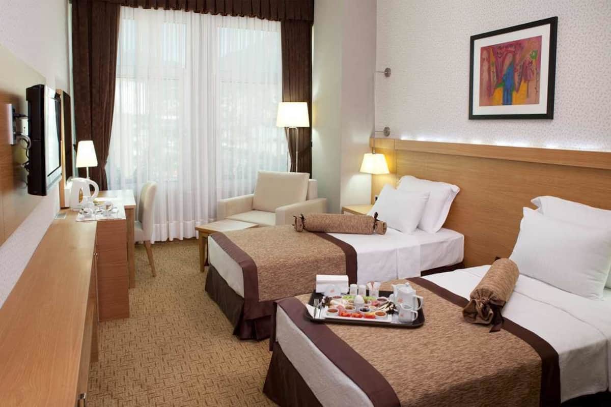 Hochwertige Bettwaren, Minibar, Zimmersafe, Schreibtisch