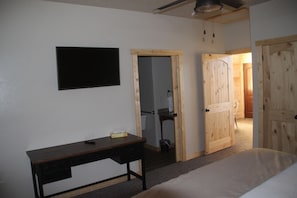 Henderson Cabin #1 | Con stile personalizzato, con arredamento individuale, Wi-Fi gratuito