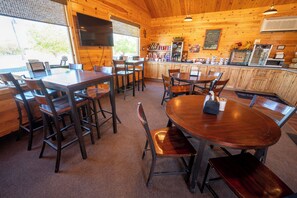 Breakfast area - Bryce Canyon Inn (Tropic)