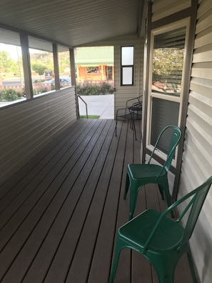 21 on 12 Family unit | Balcone