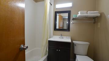 2 Queen Beds | Desk, laptop workspace, free WiFi, bed sheets