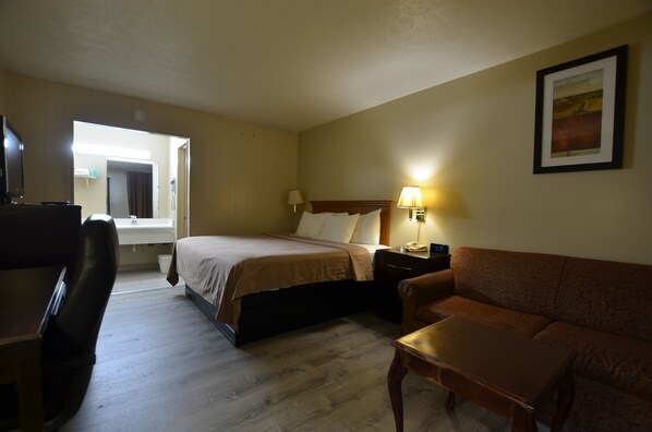 Standardzimmer, 1 King-Bett (Non Smooking) | Schreibtisch, laptopgeeigneter Arbeitsplatz, kostenloses WLAN