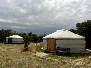 Bungalow Standard, salle de bains commune, vue jardin (Yourte ) | Extérieur