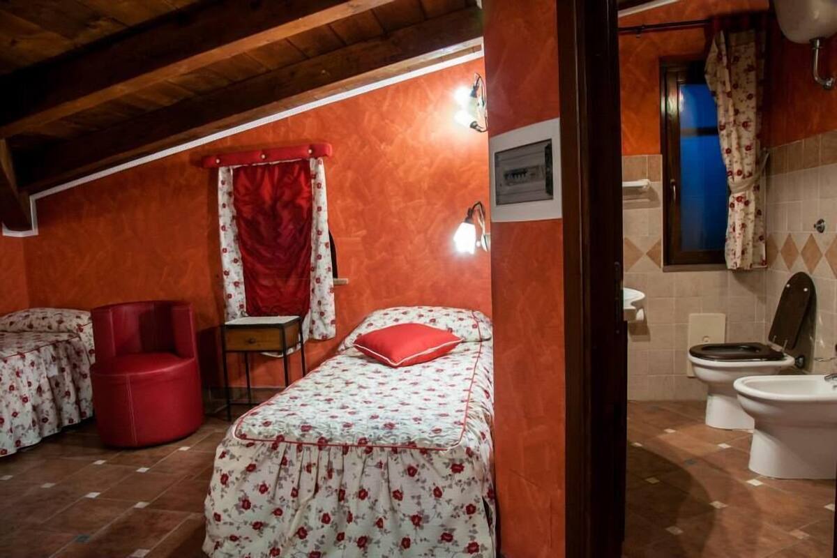 Triple Room | In-room safe, free WiFi