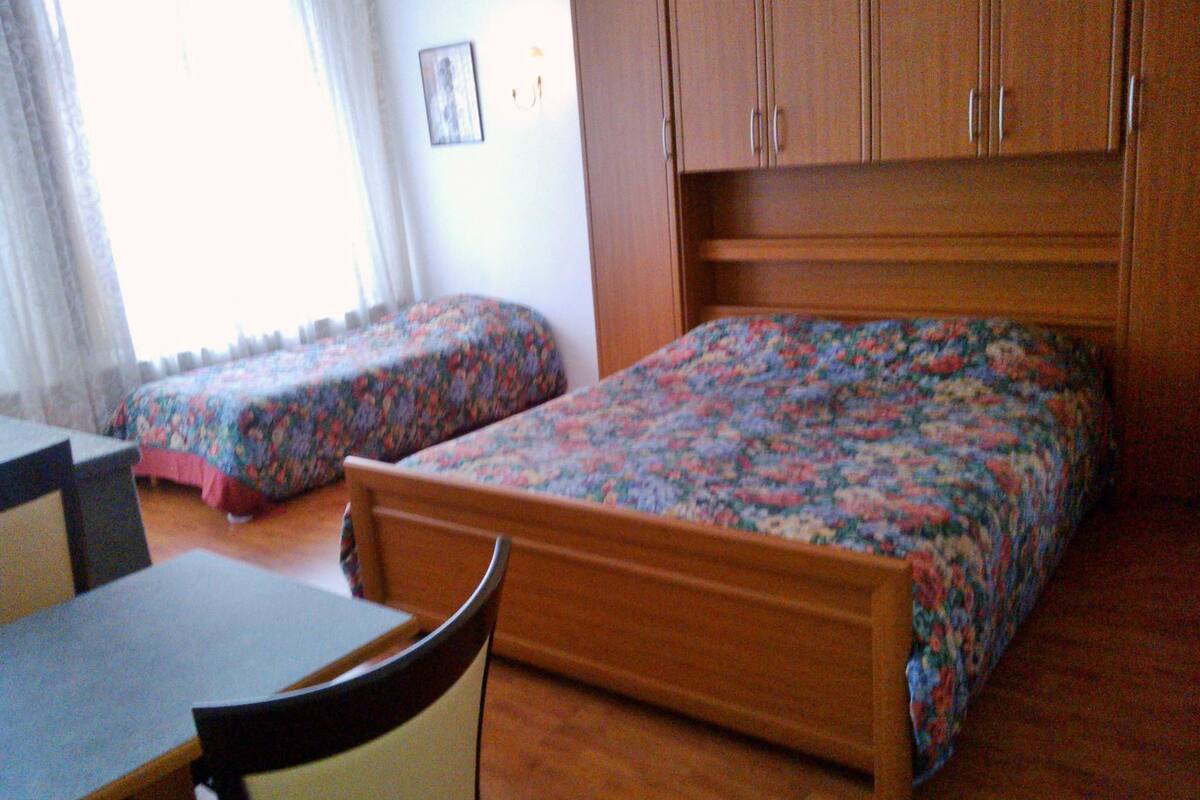 Family Room | Free WiFi