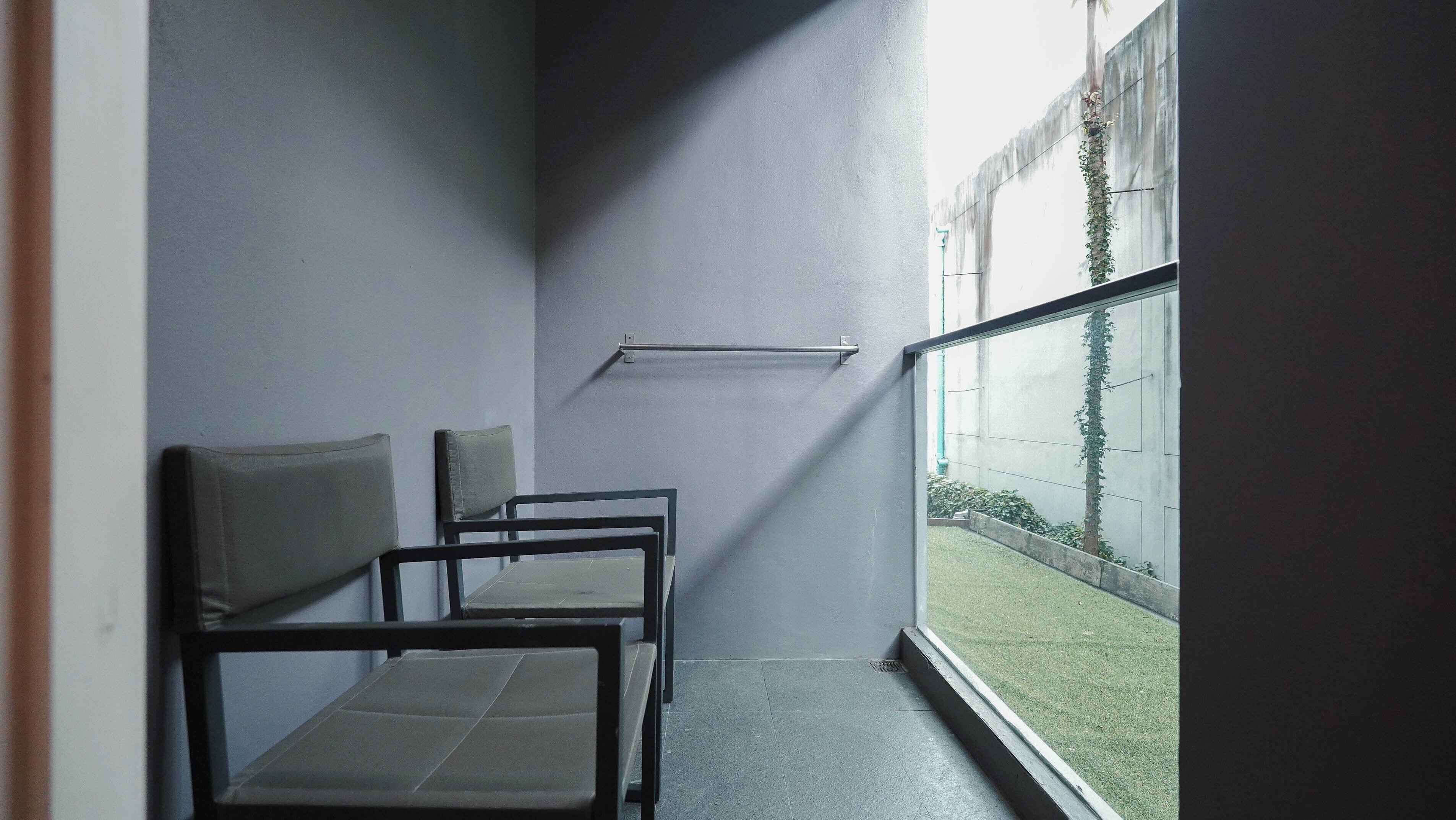 deluxe cozy room | balcony view