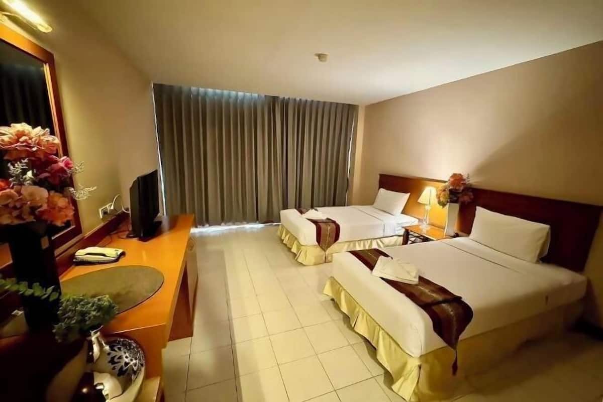 Desk, free WiFi, bed sheets