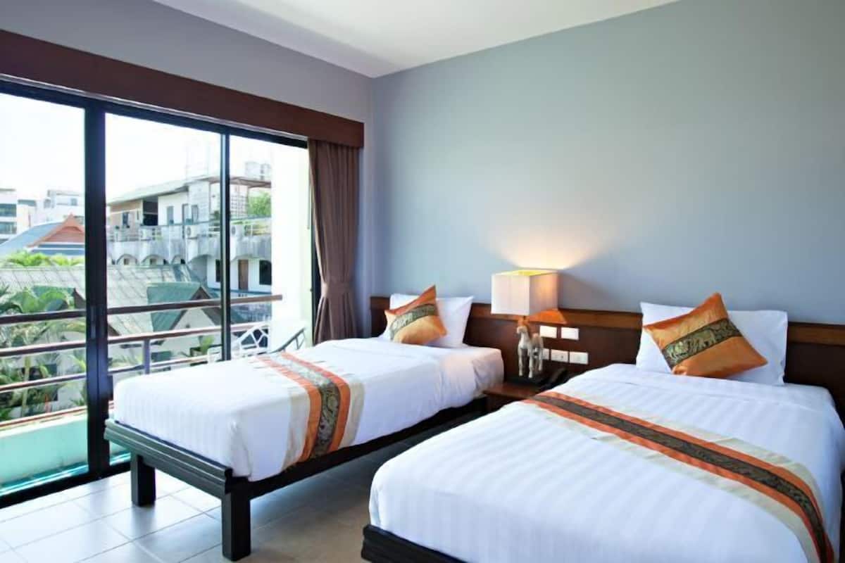 1 bedroom, premium bedding, in-room safe, desk