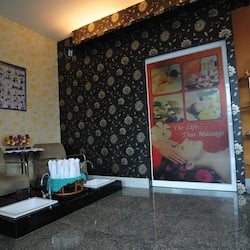 Soins corporels, soins d'aromathérapie, massages aux pierres chaudes