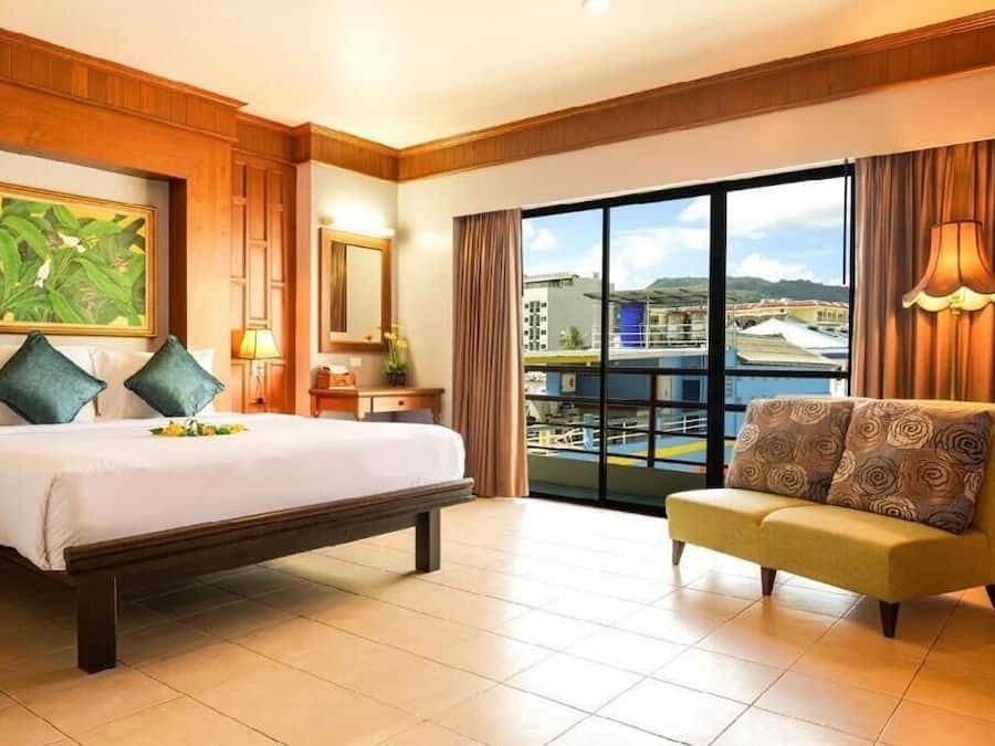 Grand Deluxe Room | Premium bedding, in-room safe, desk, blackout drapes