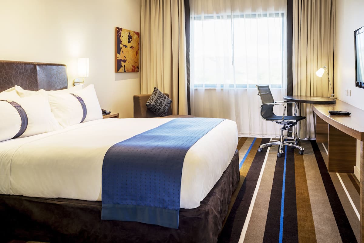 premium bedding, in-room safe, desk, laptop workspace