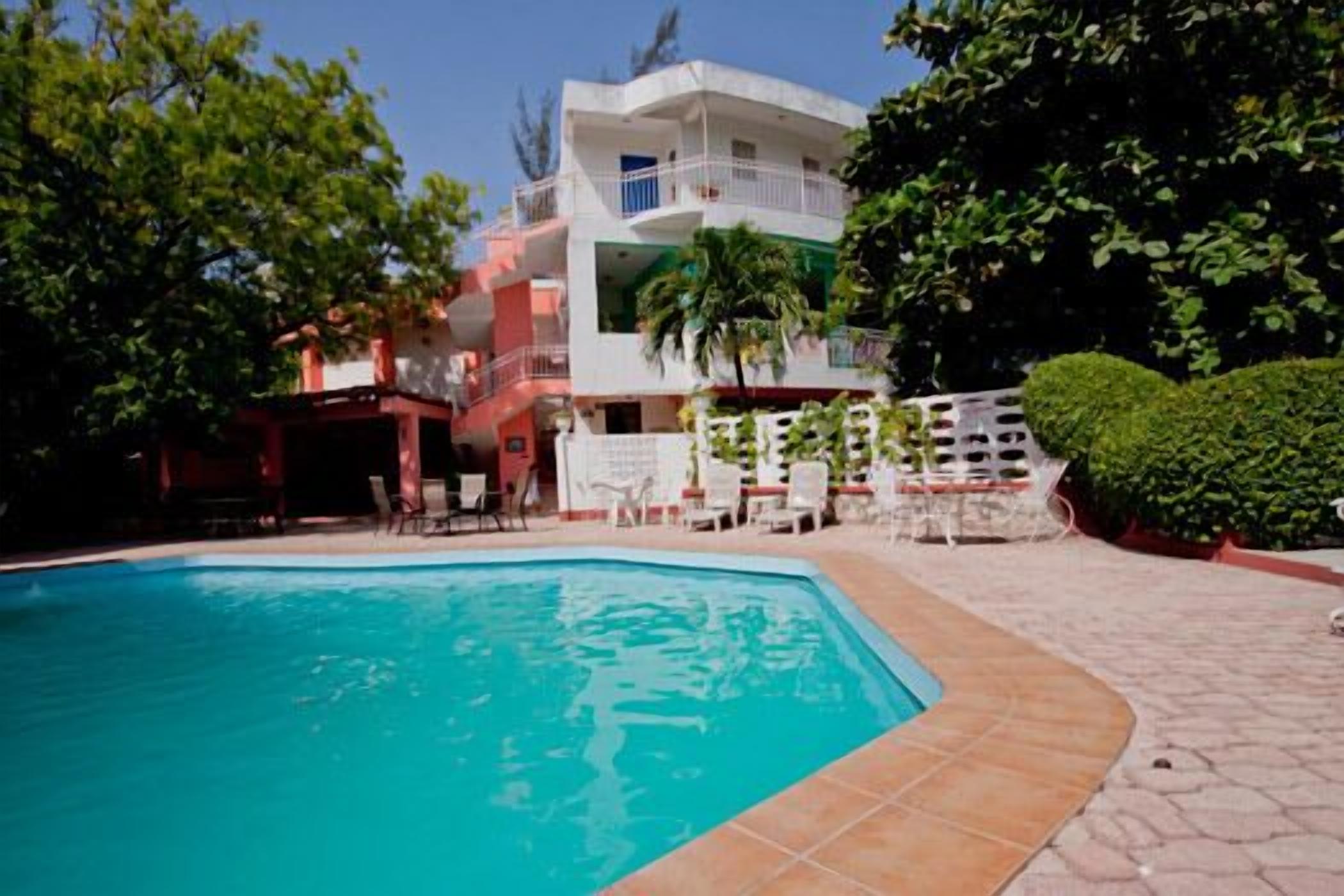 outdoor pool, pool loungers