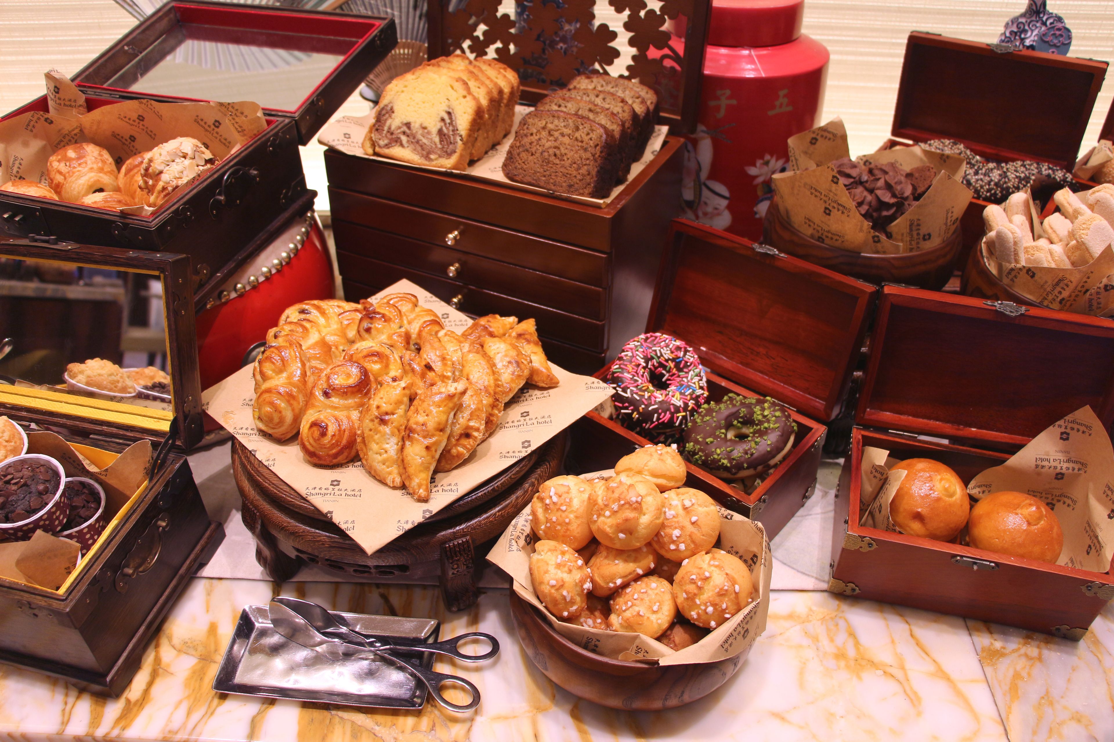 Se ofrece un desayuno completo (193.2 CNY por persona)