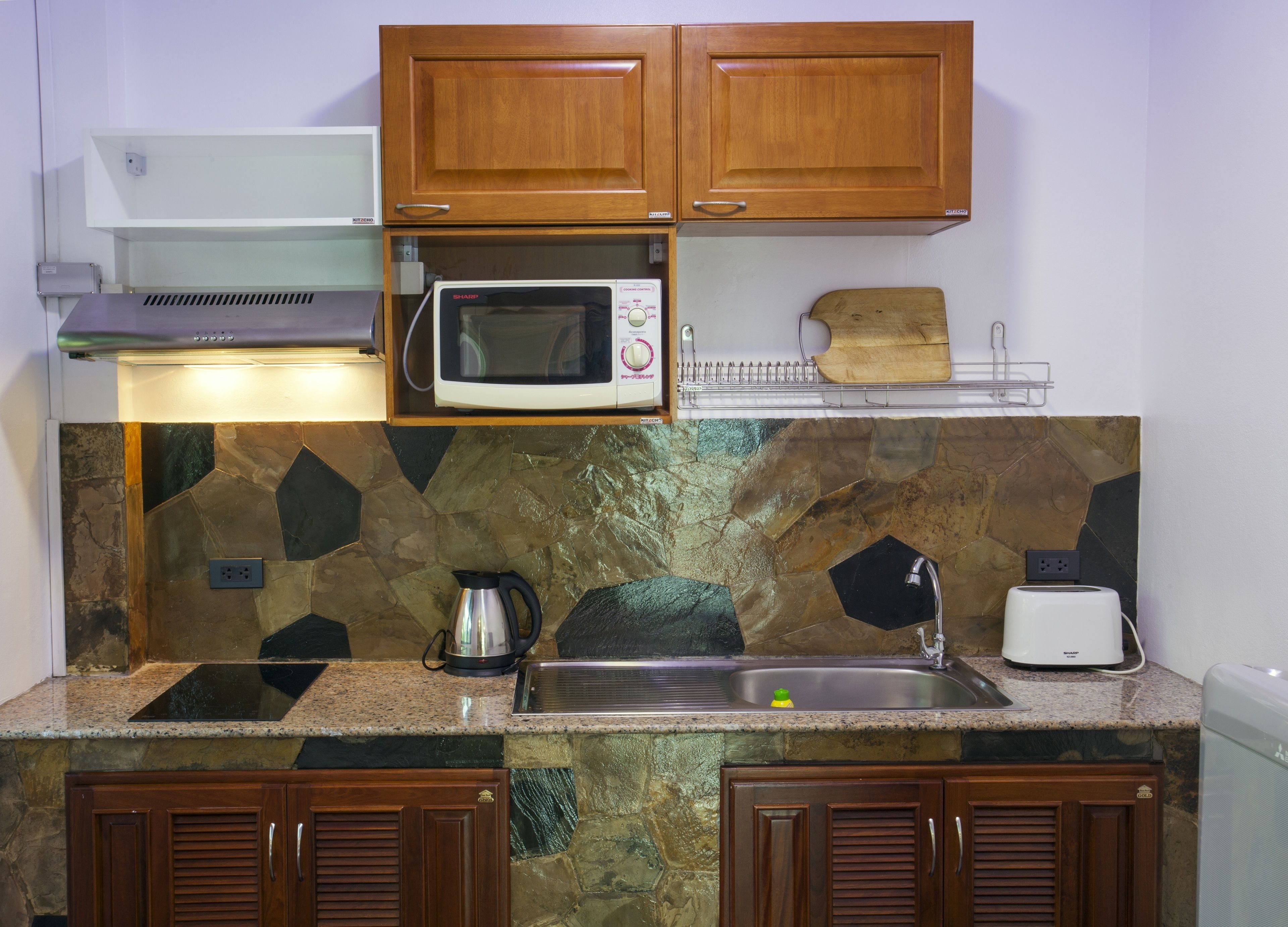 adventurer room | private kitchen | fridge