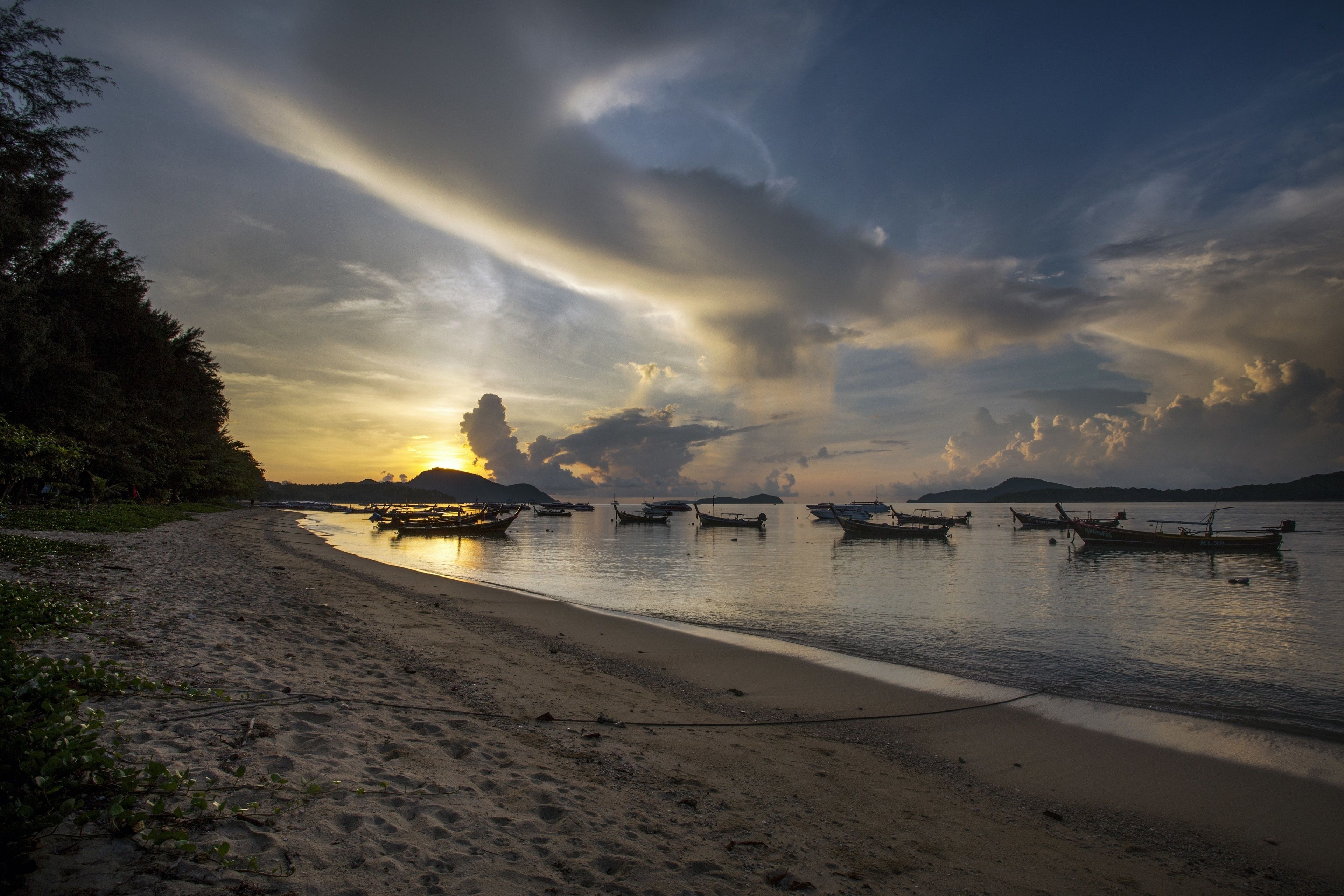 beach nearby, free beach shuttle, beach towels