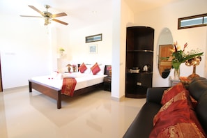 Budget Studio Room | Living area