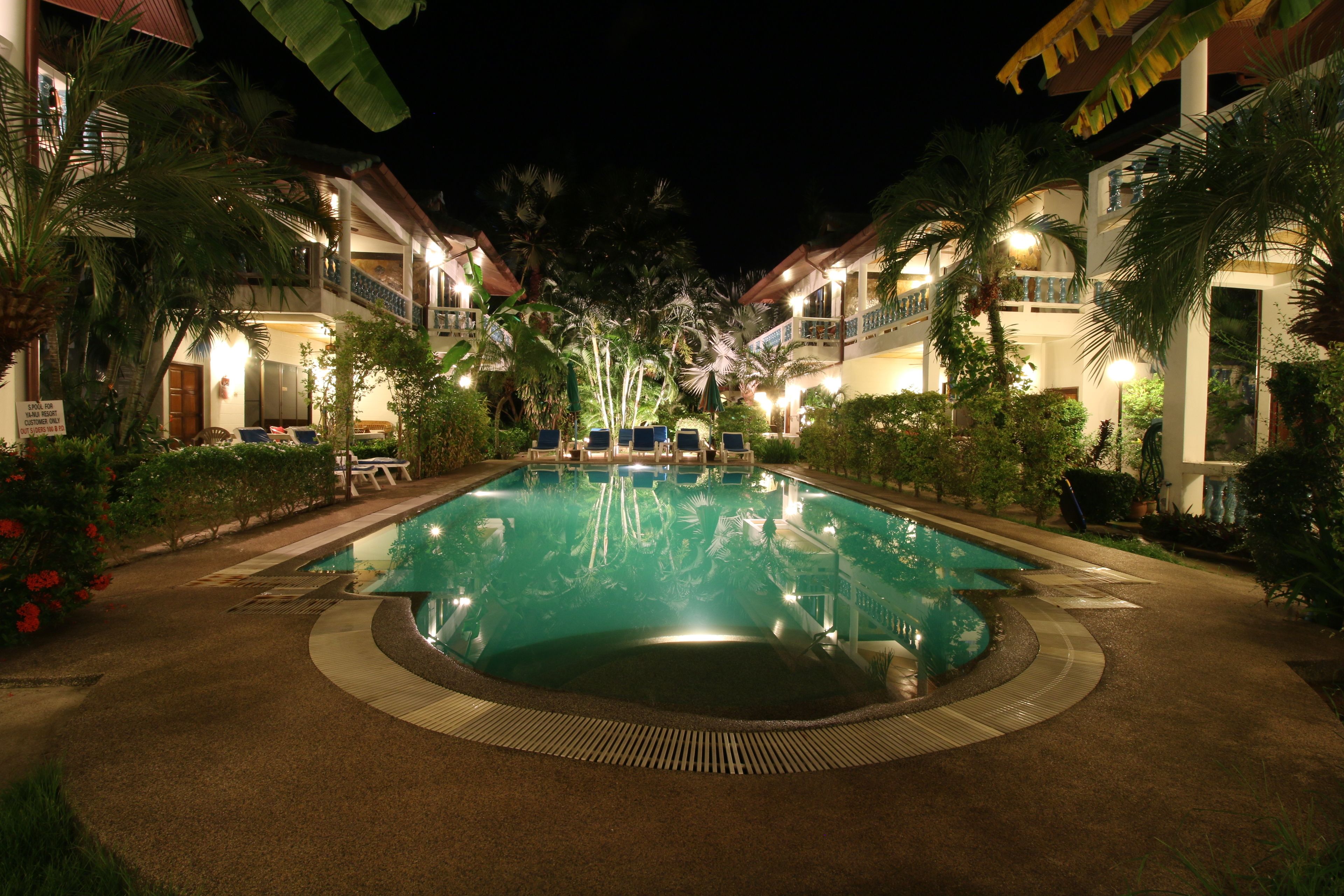 outdoor pool, pool loungers