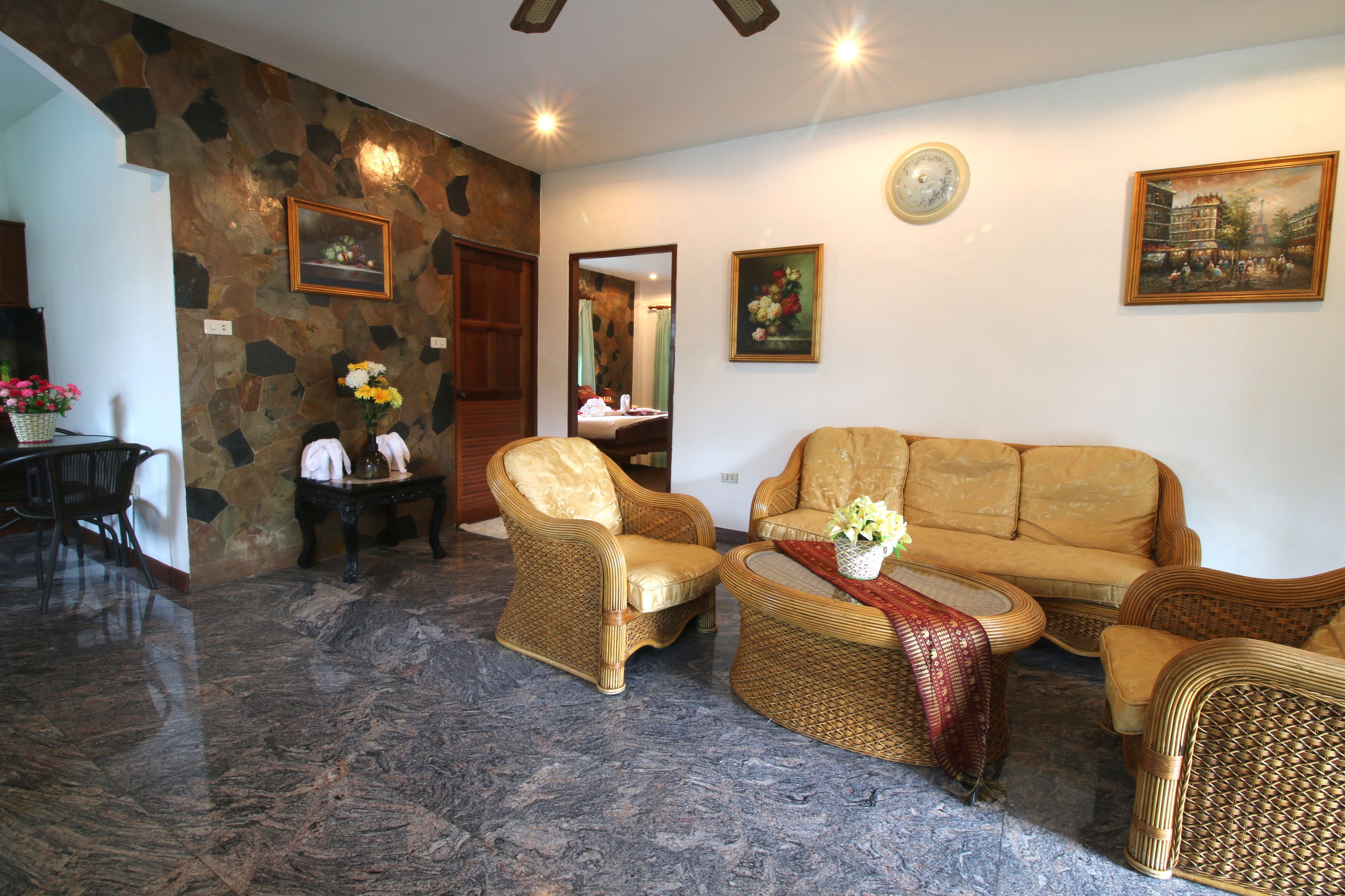 adventurer room | living area | 32-inch lcd tv with cable channels, tv