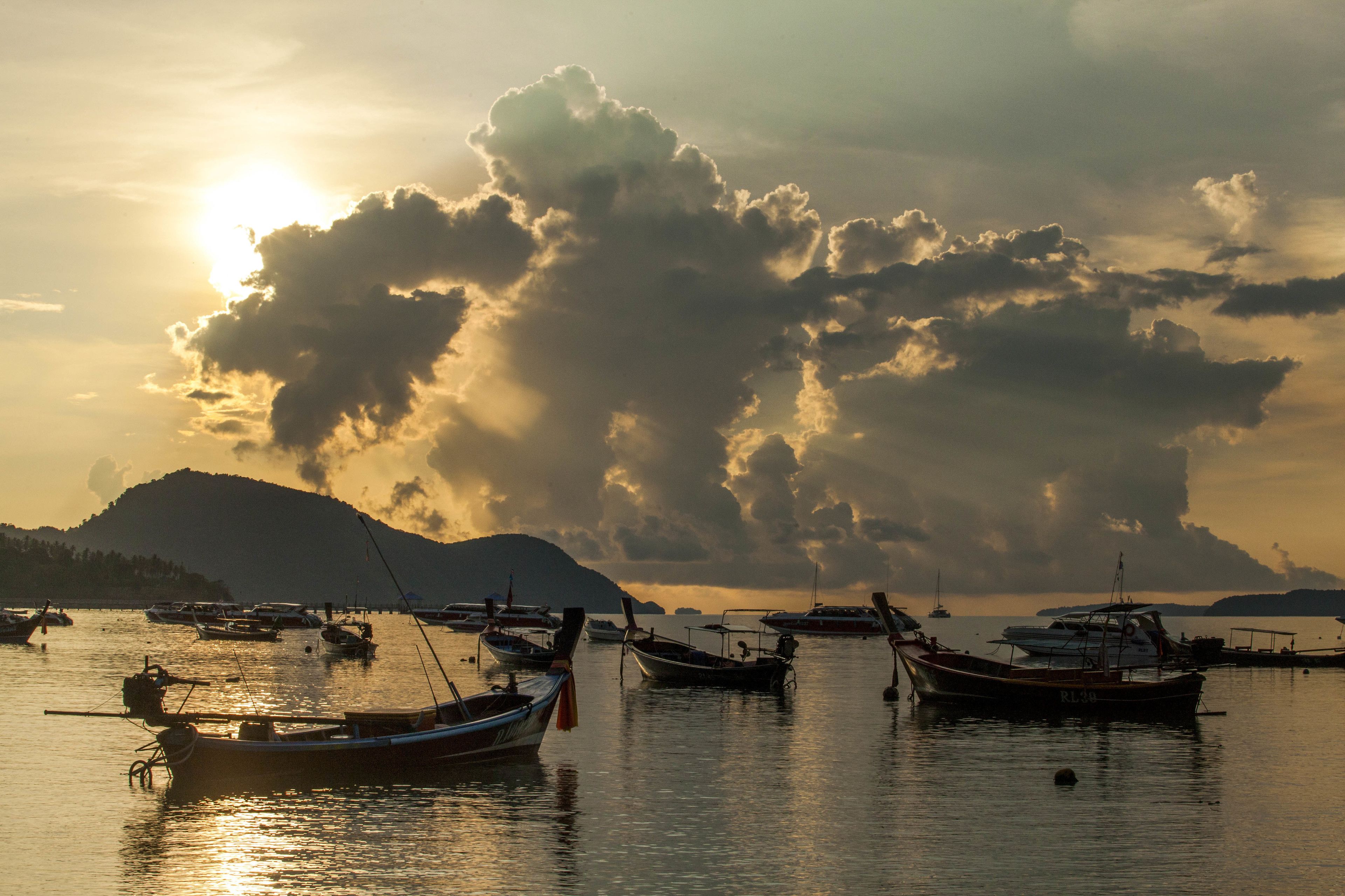 beach nearby, free beach shuttle, beach towels