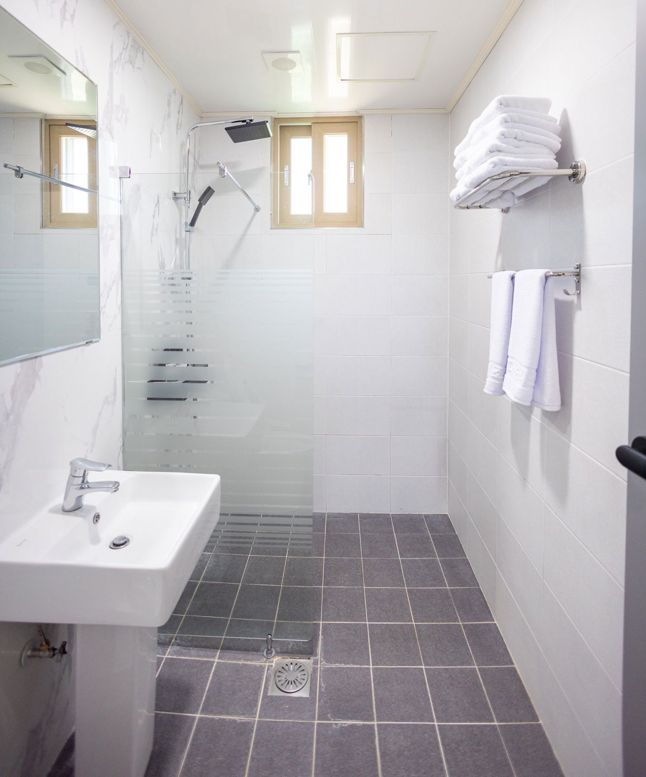 Bathroom | Shower, hair dryer, towels