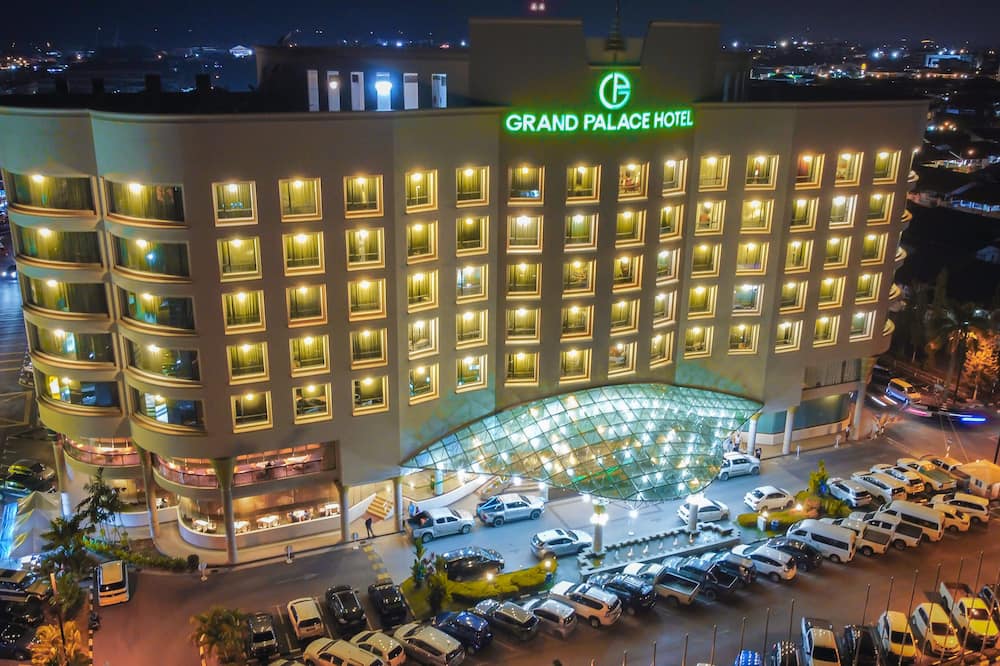 Grand Palace Hotel