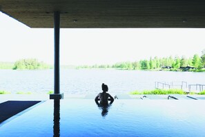 Sauna, bany turc, aigües termals i tractaments corporals 