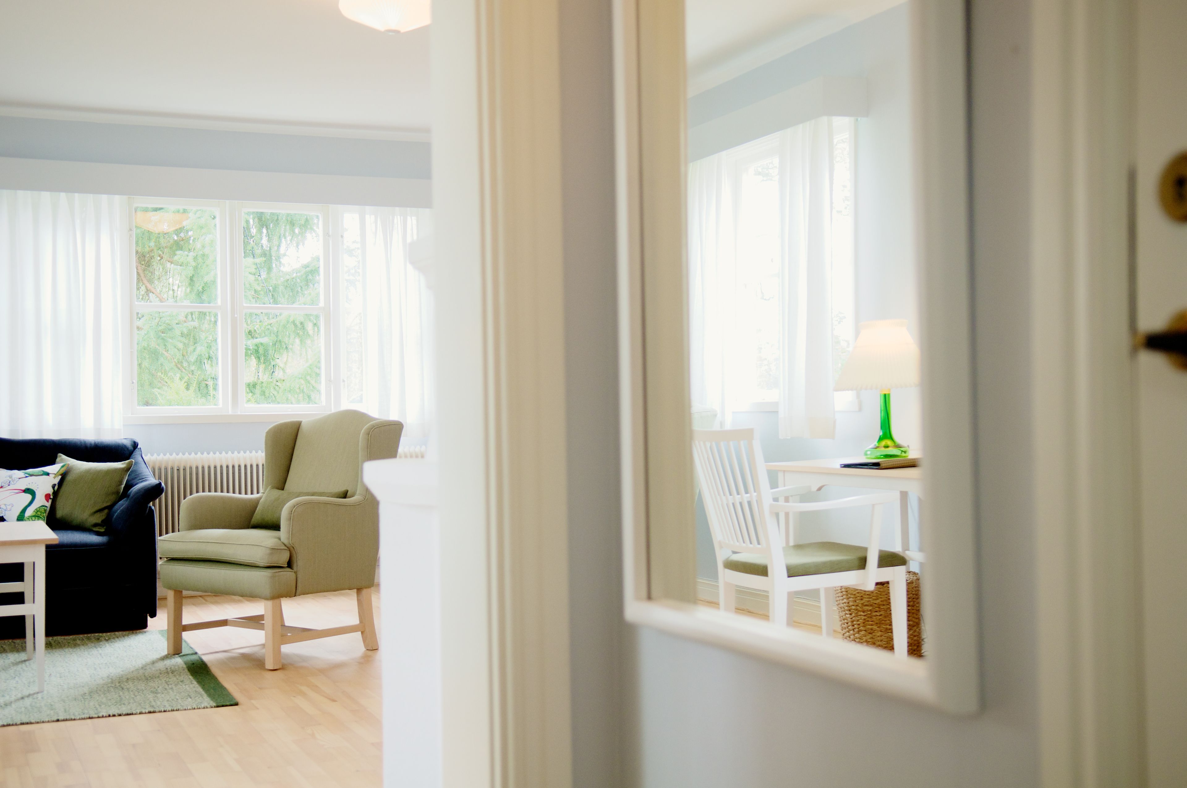 double room | living area | tv