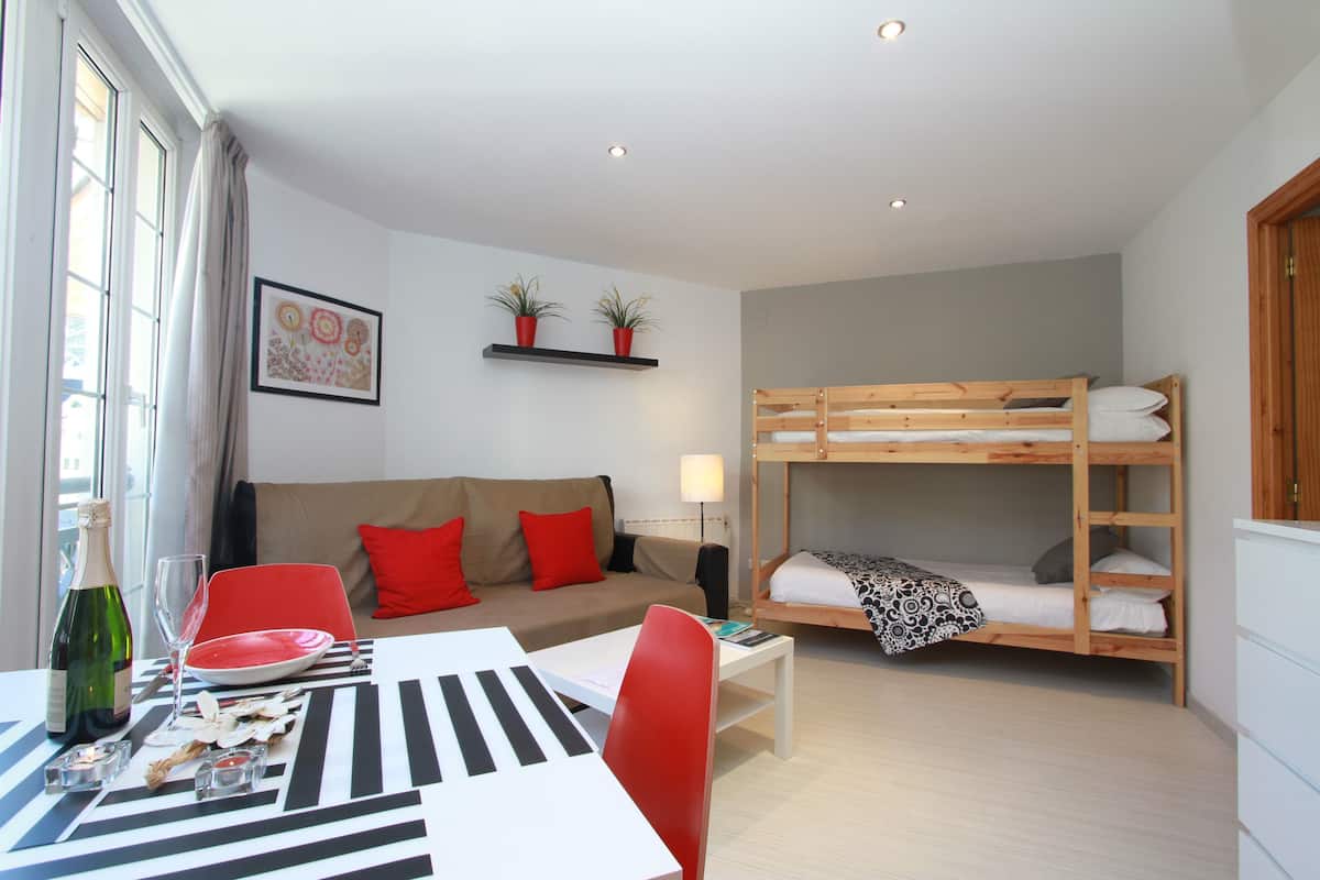 Apartment with bulk beds, 4 people | Living area