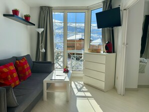 Family Studio | Premium bedding, down duvets, individually decorated - Inside Plaza Sierra Nevada (Monachil)