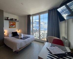 Basic Studio | Premium bedding, down comforters, individually decorated - Inside Plaza Sierra Nevada (Monachil)