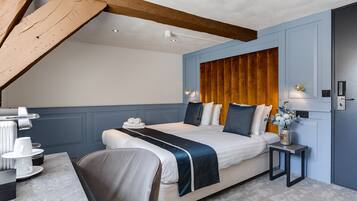 Quadruple Room | Hypo-allergenic bedding, in-room safe, desk, iron/ironing board