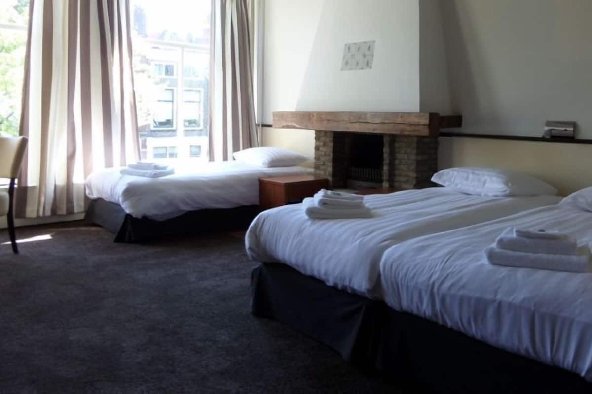 Standard Single Room | 1 bedroom, hypo-allergenic bedding, in-room safe, desk